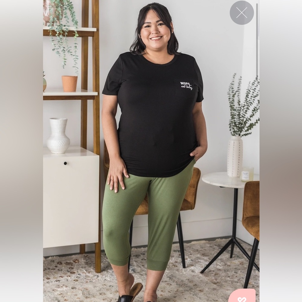Women's Casual Green Cropped Pants